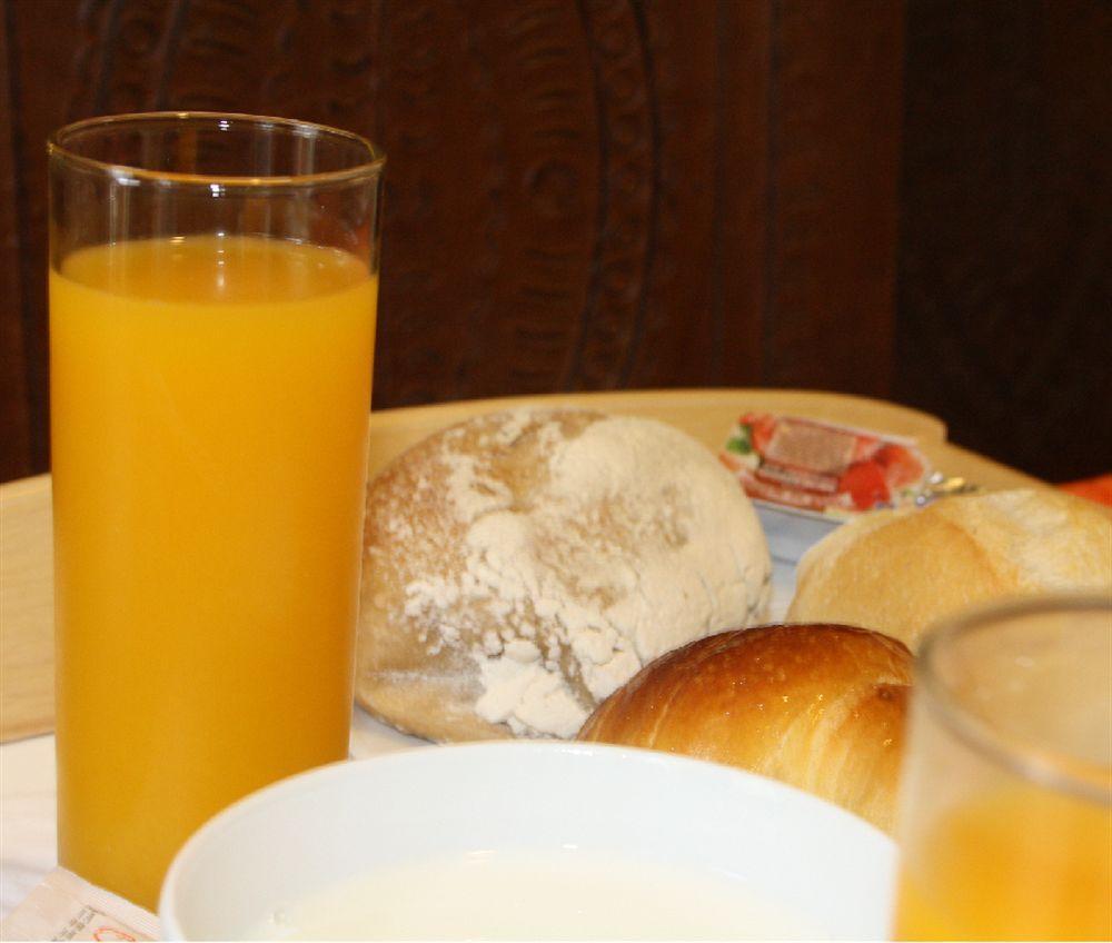 Alvares Cabral Guesthouse Porto Buitenkant foto