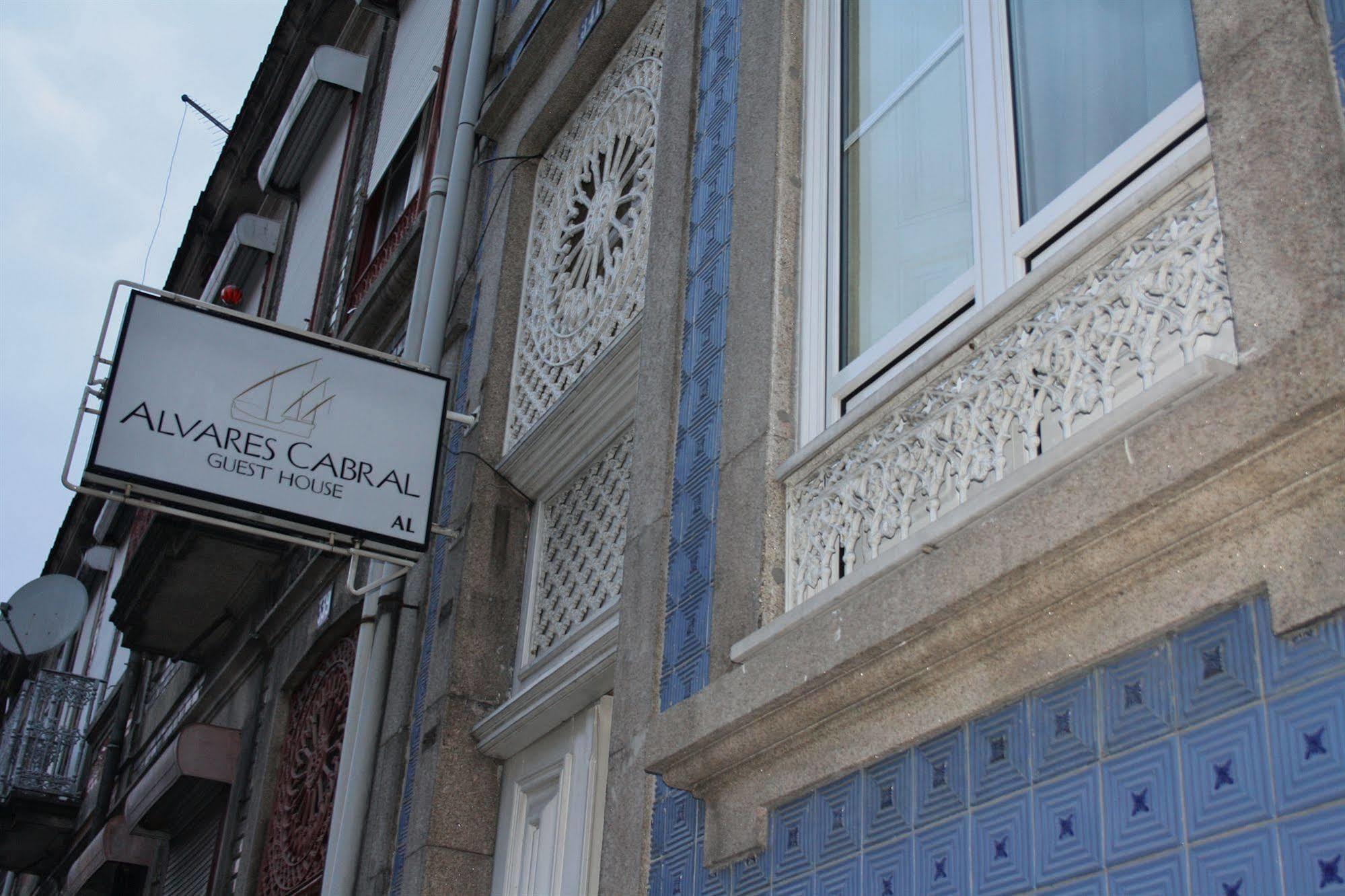 Alvares Cabral Guesthouse Porto Buitenkant foto