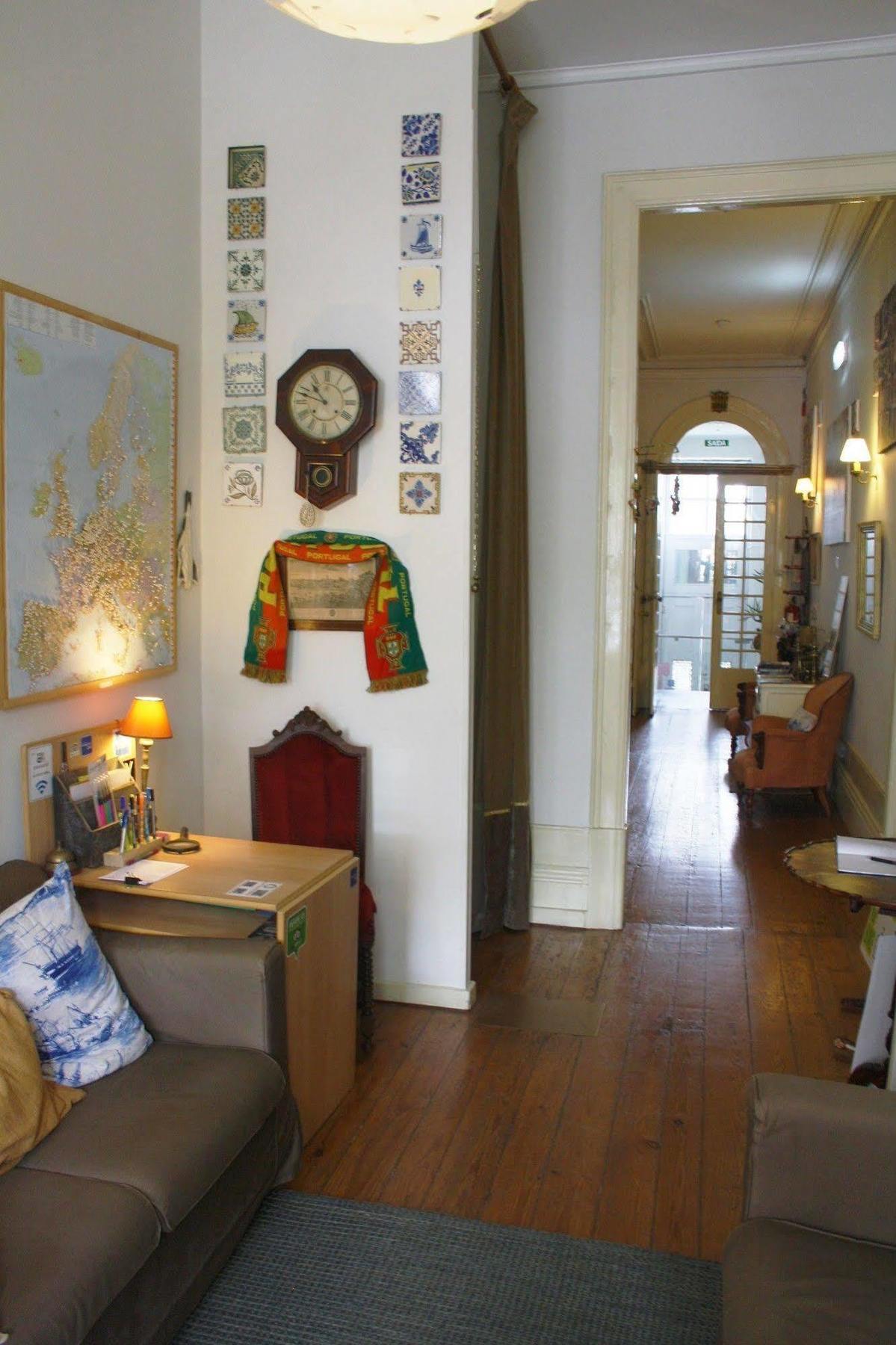 Alvares Cabral Guesthouse Porto Buitenkant foto