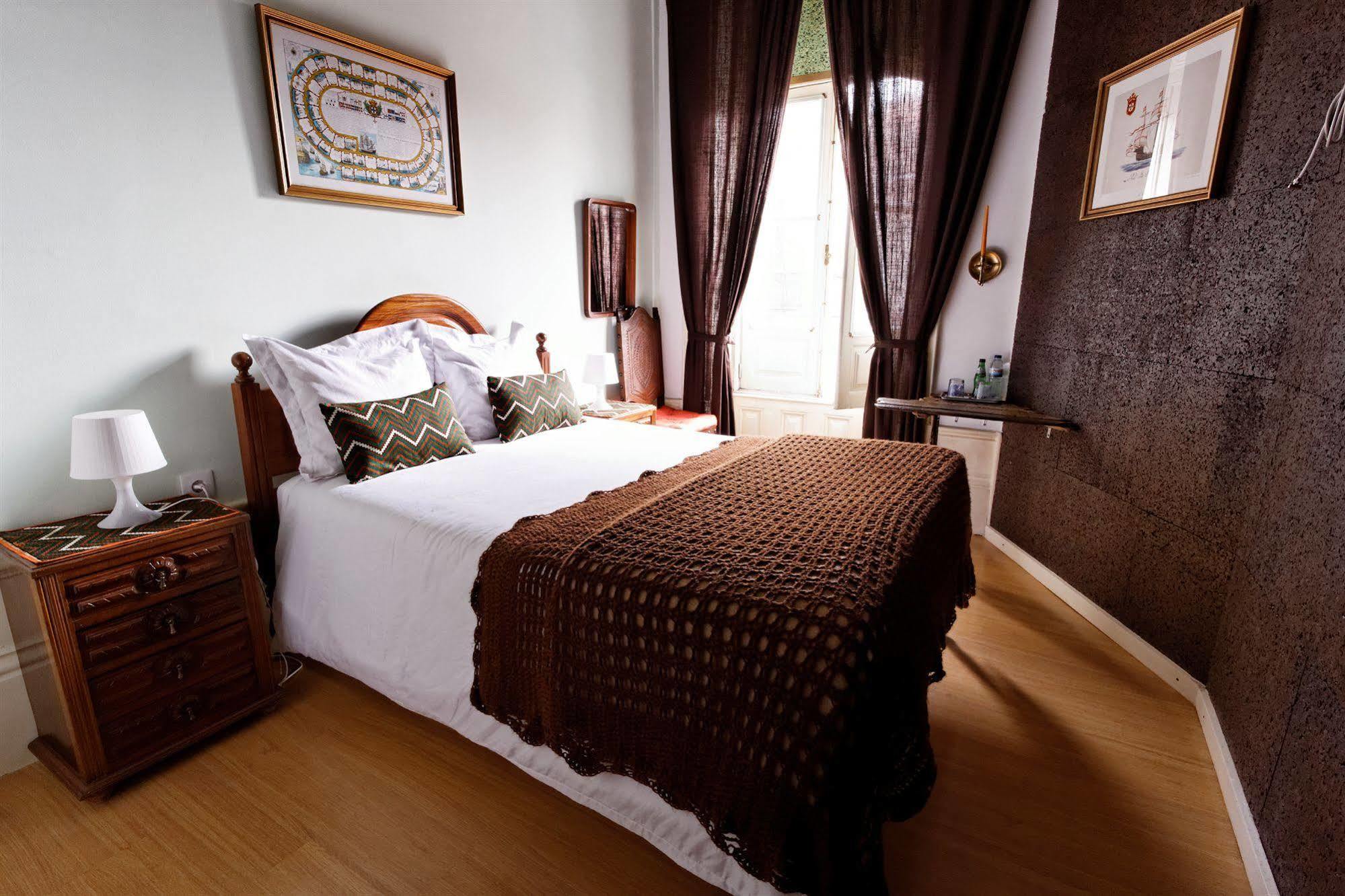 Alvares Cabral Guesthouse Porto Buitenkant foto