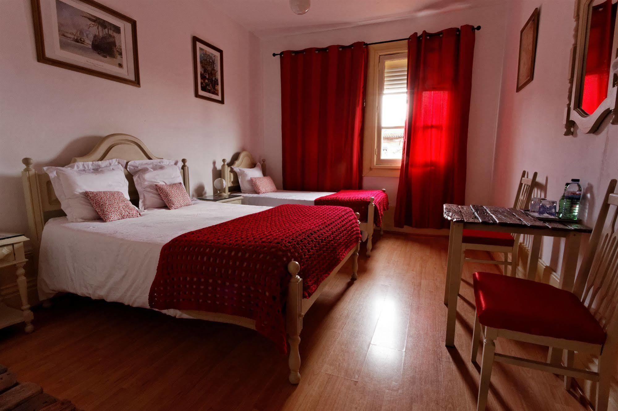 Alvares Cabral Guesthouse Porto Buitenkant foto