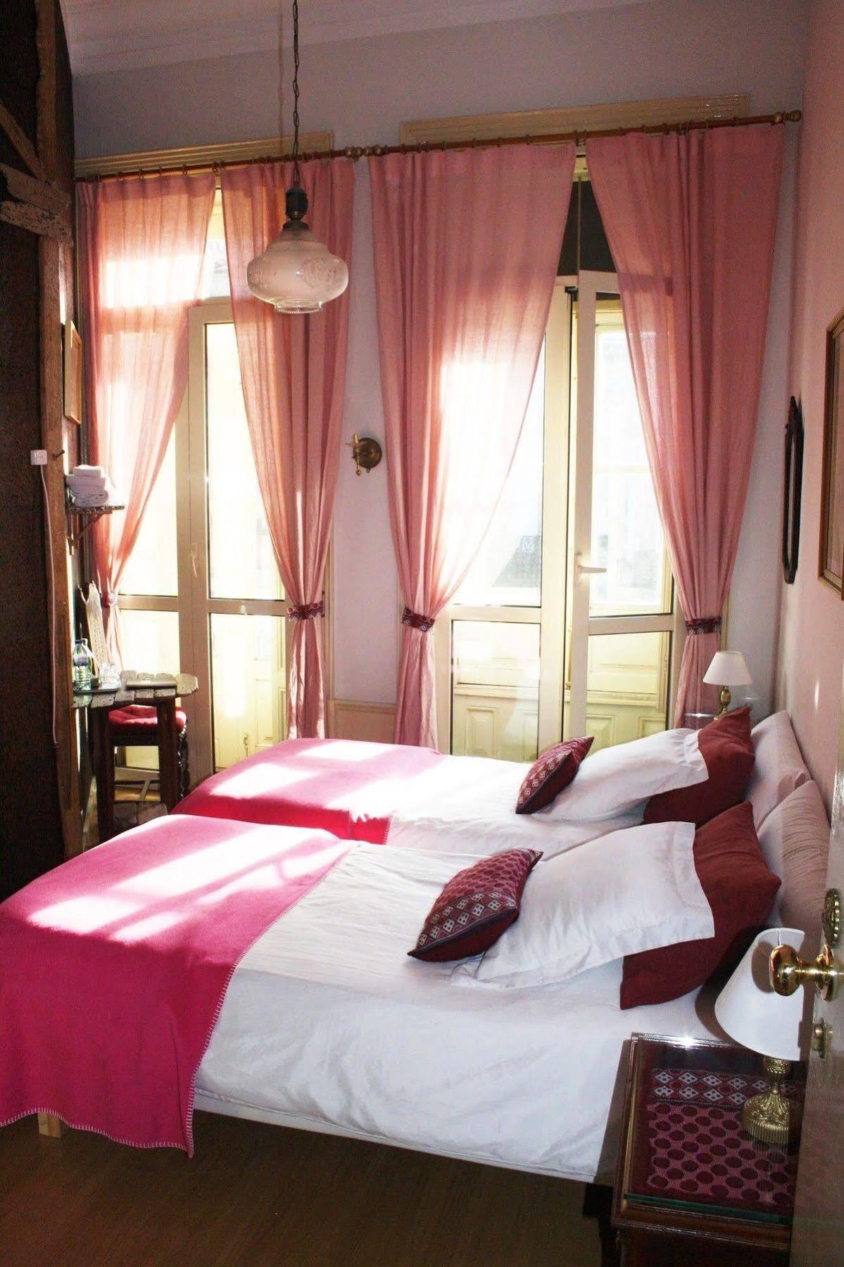 Alvares Cabral Guesthouse Porto Buitenkant foto