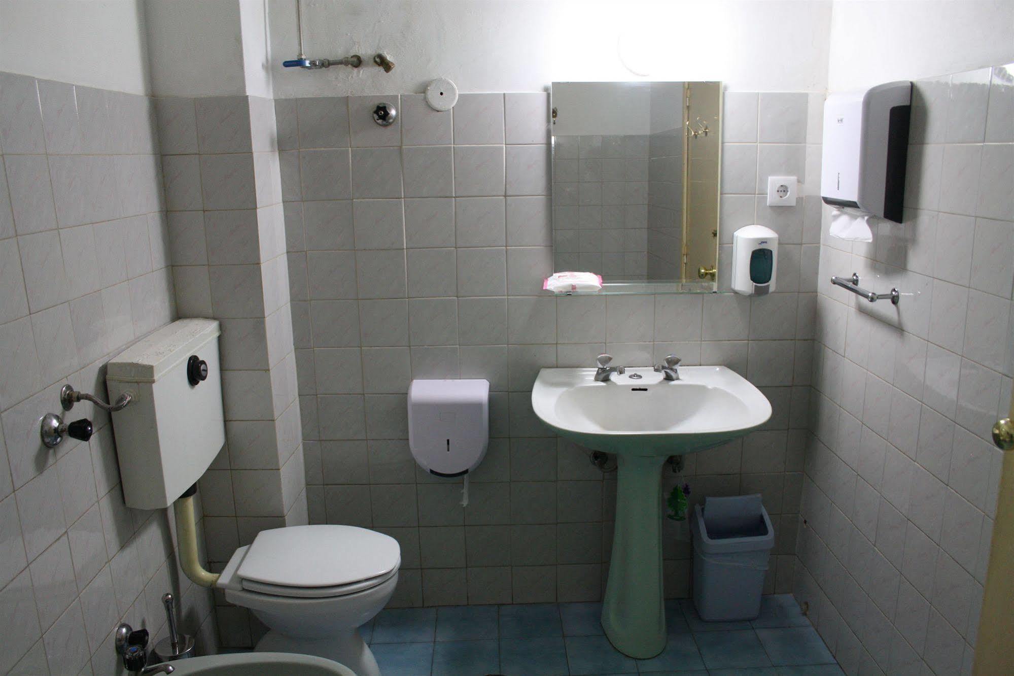 Alvares Cabral Guesthouse Porto Buitenkant foto