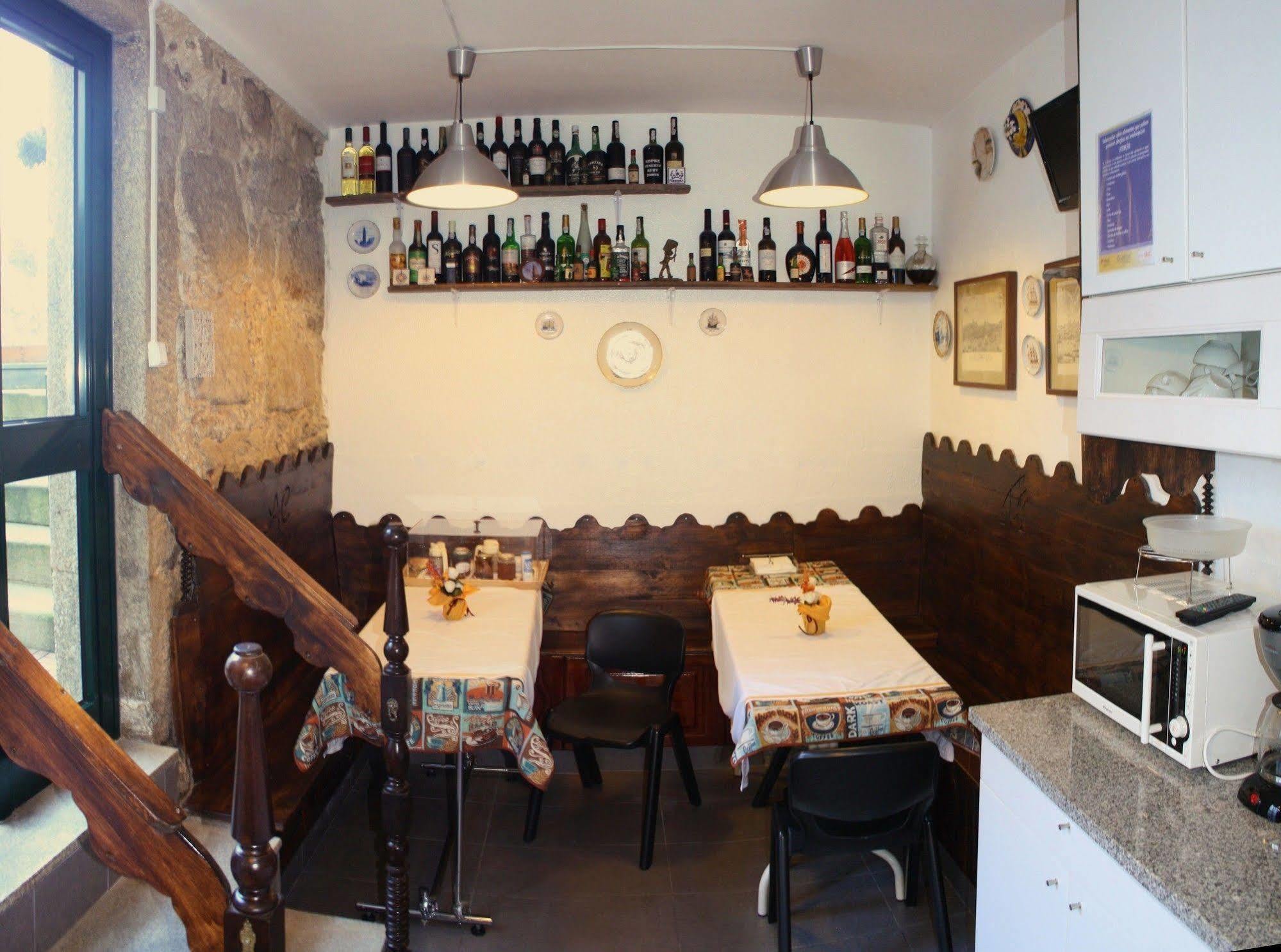 Alvares Cabral Guesthouse Porto Buitenkant foto