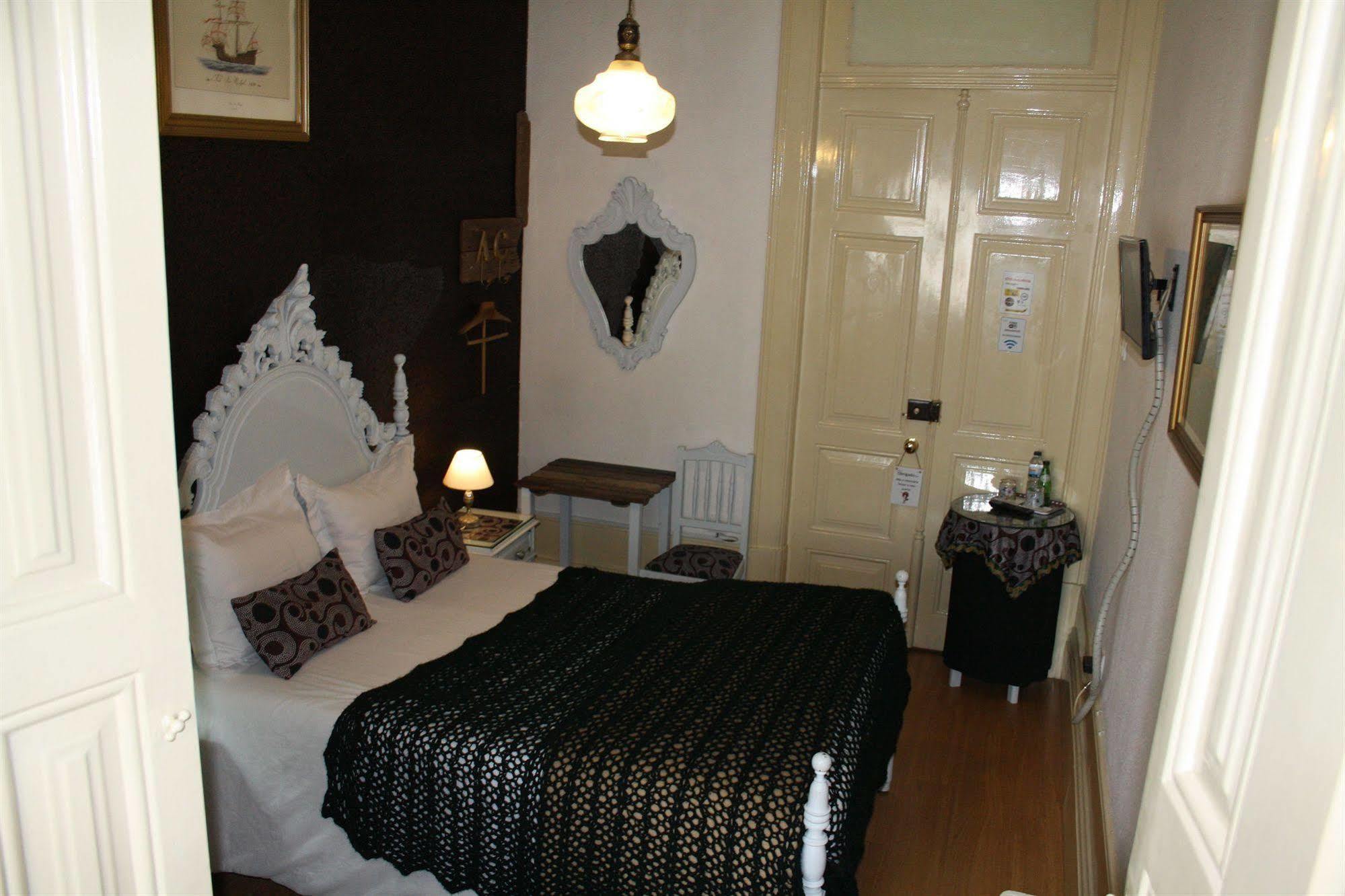 Alvares Cabral Guesthouse Porto Buitenkant foto