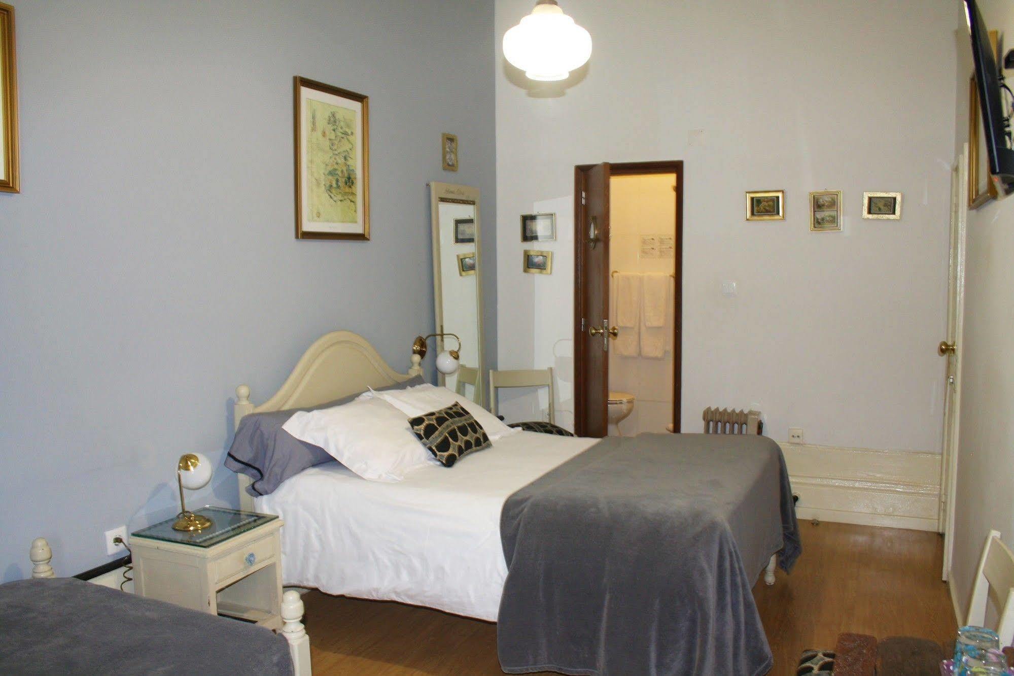Alvares Cabral Guesthouse Porto Buitenkant foto