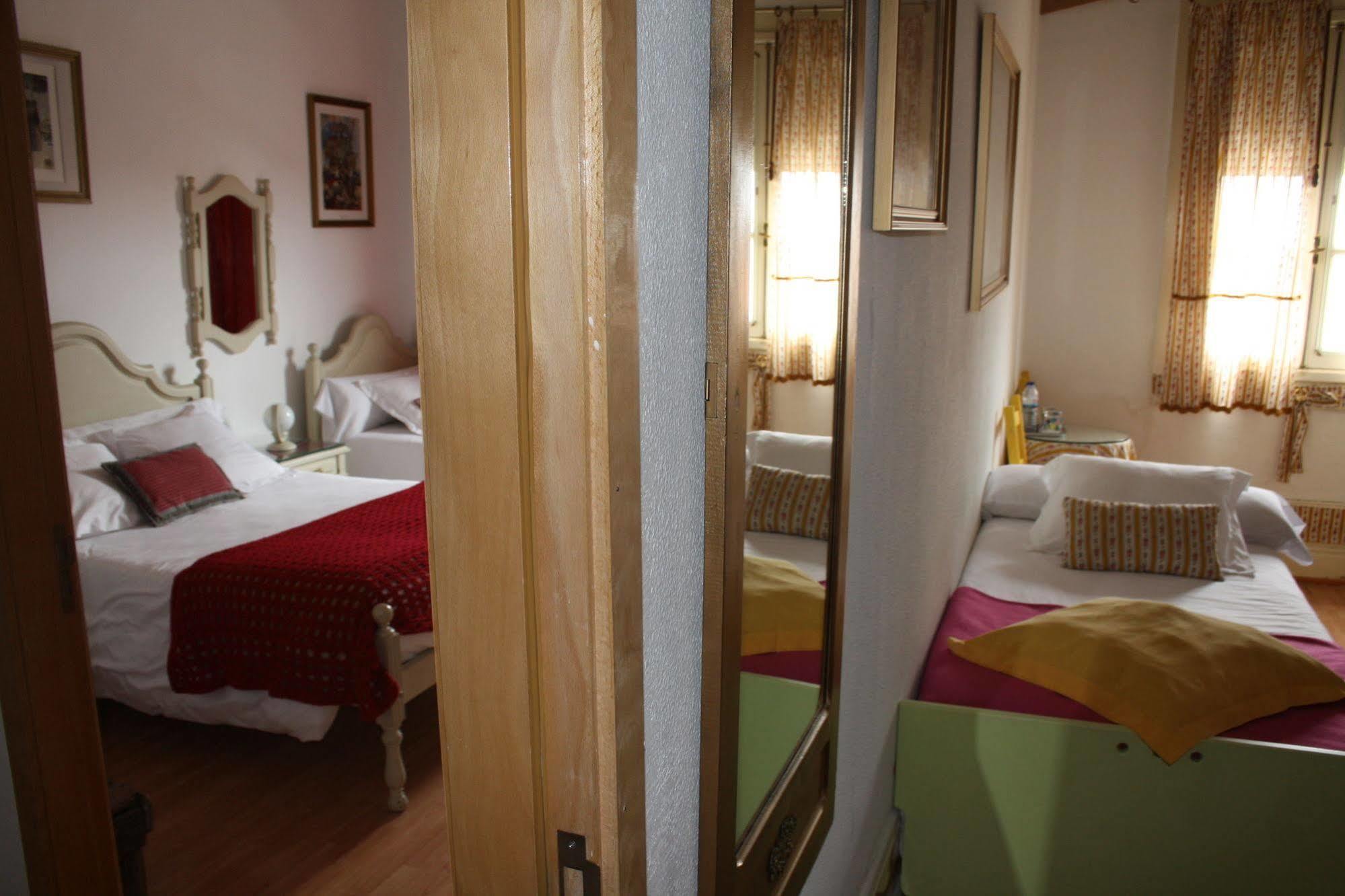 Alvares Cabral Guesthouse Porto Buitenkant foto